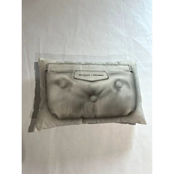 Maison Margiela x Gentle Monster Pillow in White - Picture 3 of 5